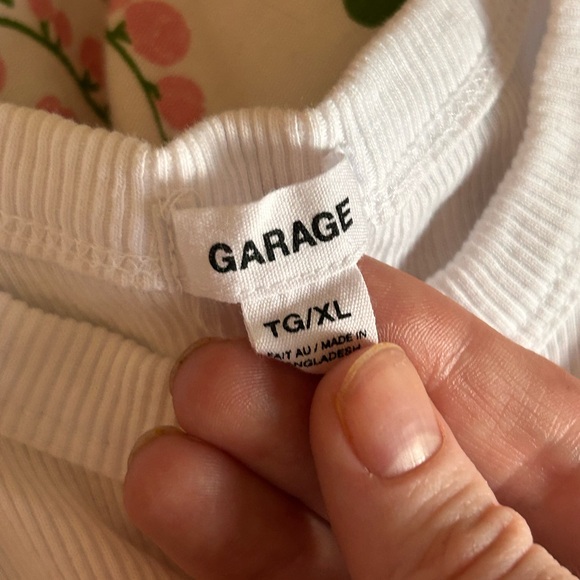 Cherry garage tank top - Picture 3 of 3